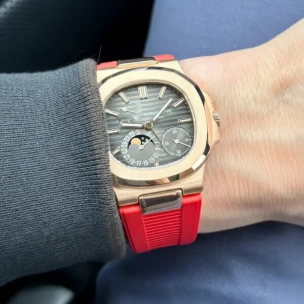 WhatsApp-Image-2026-03-24-at-16.38.57-2-1 Patek Philippe – Aquanaut – Rubber Strap – Nautilus – Red