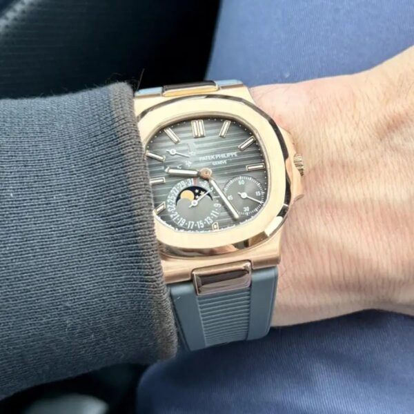 WhatsApp-Image-2026-03-24-at-16.38.57-6-1 Patek Philippe – Aquanaut – Rubber Strap – Nautilus – Grey