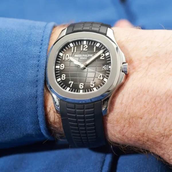 Patek Philippe – Aquanaut – Rubber Strap – Curved – Black