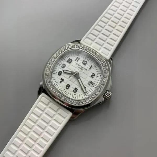 Patek Philippe – Aquanaut – Rubber Strap – Straight – White