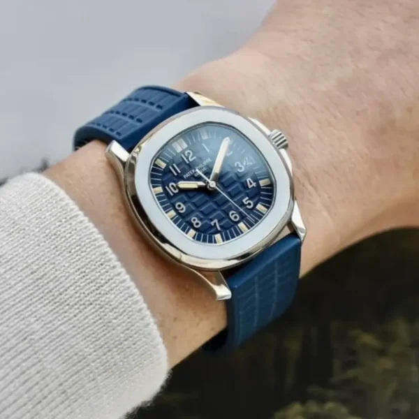 Patek Philippe – Aquanaut – Rubber Strap – Straight – Blue